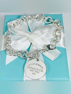 Tiffany & Co. Return to Tiffany Round Tag Charm Bracelet Sterling Silver 7.5”